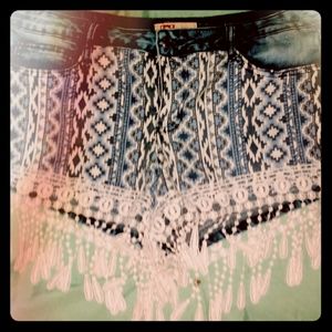 L.E.I Jurors Gypsy Shorts size 13